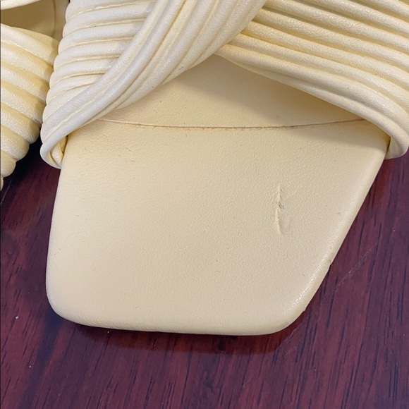 ZARA Yellow Pleated Strap Heeled Sandals – EU 39 / US 8 / UK 6 J-20 - Picture 9 of 9